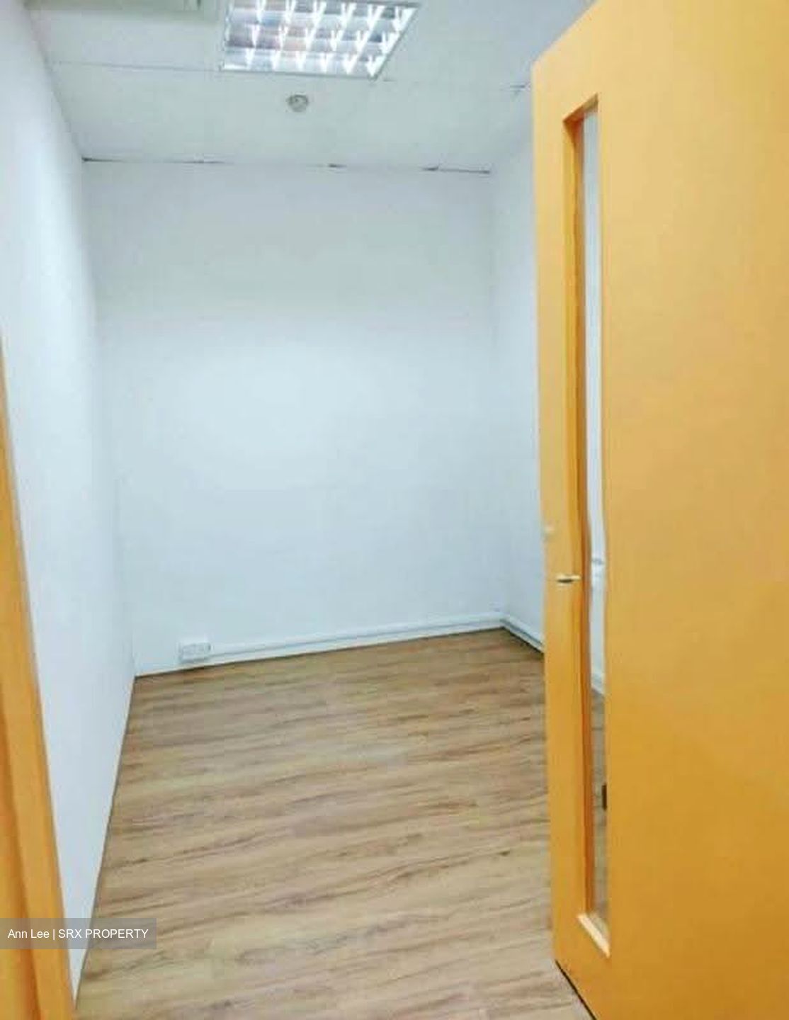 THE GOLDEN MILE (D7), Office #635442971